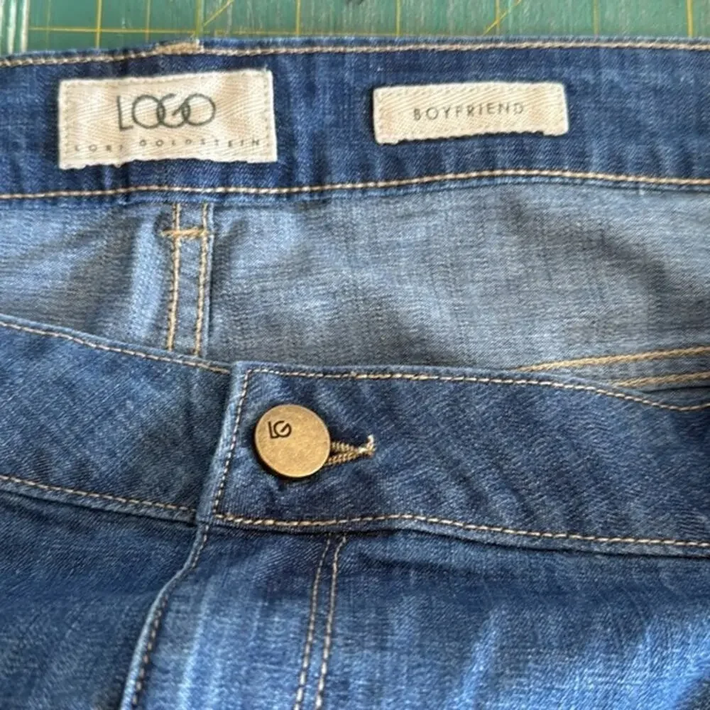 LOGO by Lori Goldstein Women's Boyfriend Capri Jeans sz 22W Medium Wash Denim - Picture 3 of 7